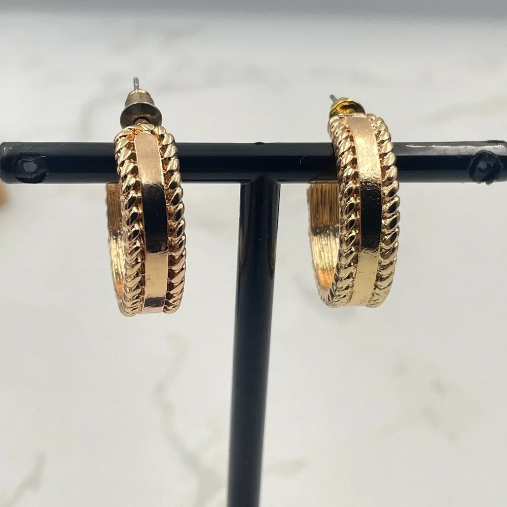 Vintage Gold Tone‎ Wide Hoops Earrings Rope Edge Dome Chunky Post Back Retro 80s